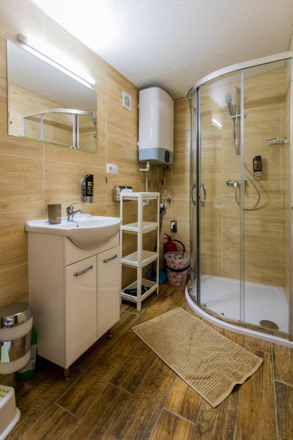 Отель Lisci Mlyn Френштат-под-Радгоштем Экстерьер фото